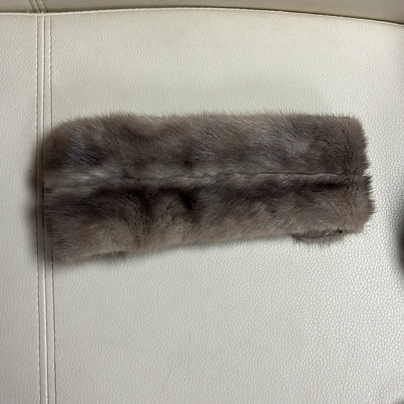 Mink Luxurious Fur Coat and Hat Set - Picture 11 of 11